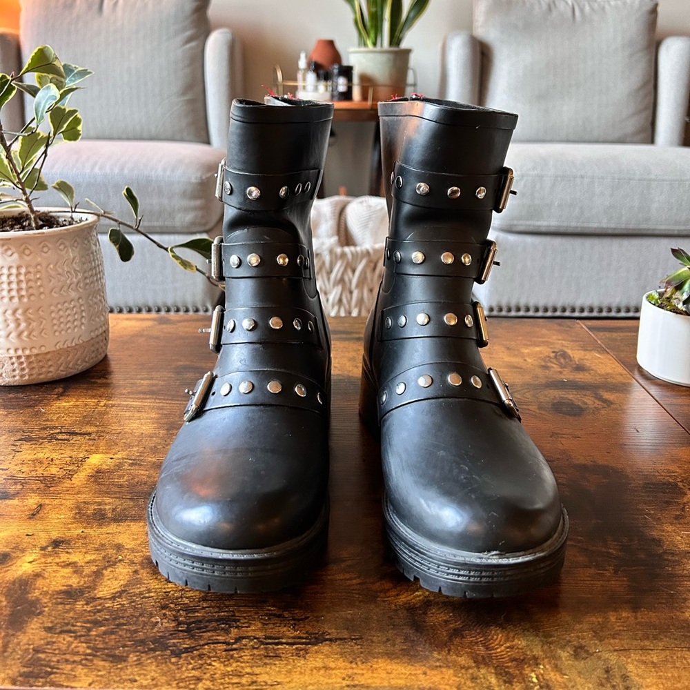 Steve Madden Size 9 Rain Boots